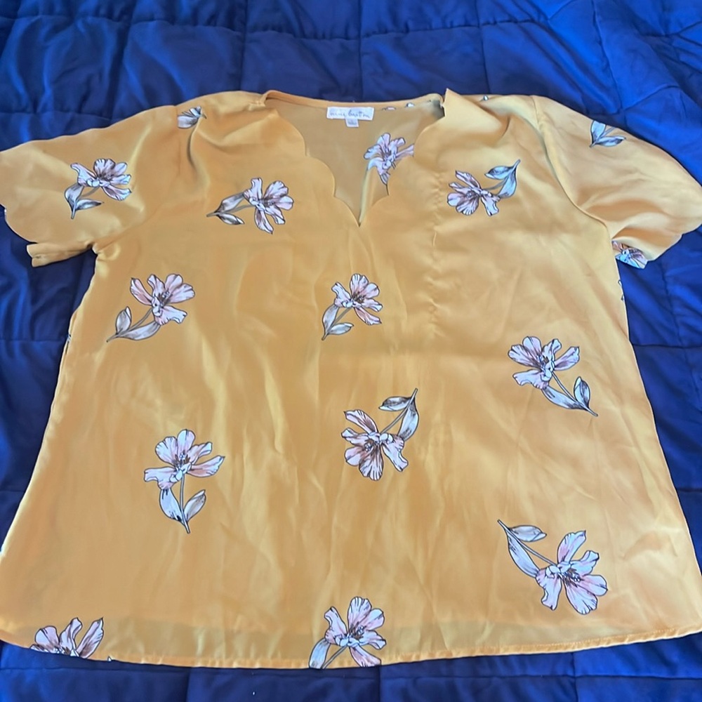 Nine Britton Scalloped V-Neck Yellow Floral Blouse